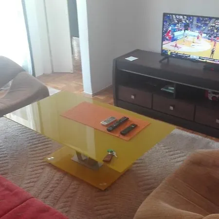 Apartman Senka شقة *
